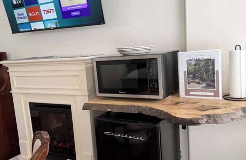 Historic Old Town Apartment | Deerview Suite - A sweet nature escape in NOTL