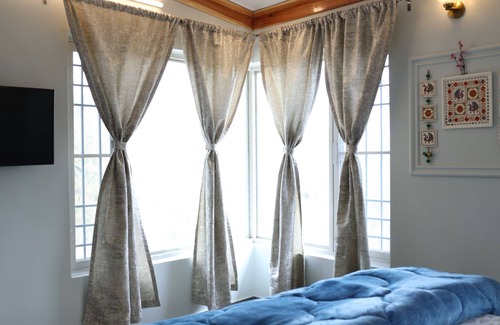 Tehri Bed & Breakfast | DeerWood Cottages