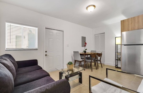 Coral Way Apartment | ° Cozy Private 2 BR Apt 5min to Brickell 8th st °