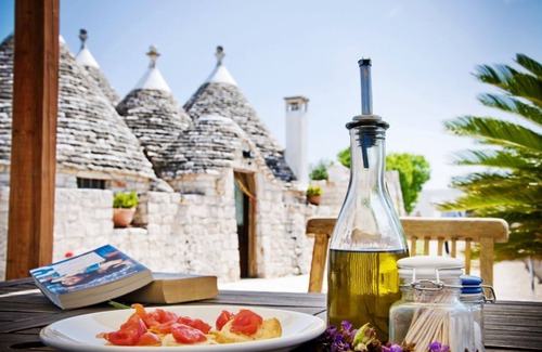 Martina Franca Villa | Degli Archi: 1800s trullo house with hillside views and pool