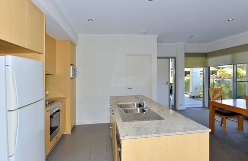 Mandurah Apartment | Del Mar 01 - 3 Bedroom Apartment