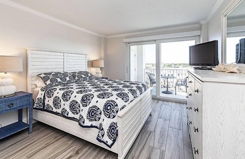 Coquina Sands Condo | Del Mar Club in Naples