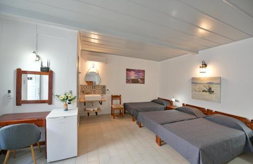 Hydra Hotel | Delfini Hotel