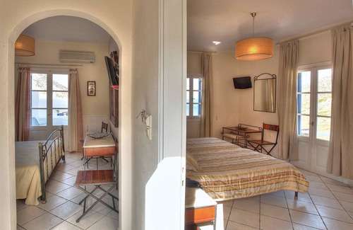 Kamares Hotel | Delfini Hotel