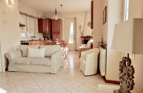 Camaiore Villa | Delicious semi-detached villa with swimming pool in Versilia, Tuscany 3 km from the sea.