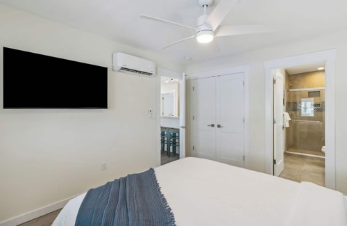 Atlantic Beach Hotel | Delight in Ocean Views from Quaint Room in Beautiful Neptune Beach with Pool