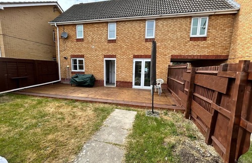 Luton House | Delight large double bedroom ensuite