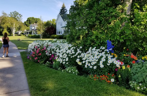 Harbor Springs Cottage | Delightful 11-bedroom cottage on the water in Harbor Springs.