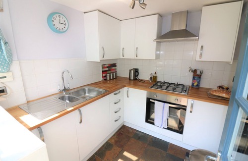 Brighton House | Delightful 2 bed garden cottage (free parking)