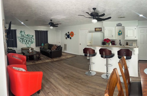 Woodforest Apartment | Delightful 2-bedroom apartment with AC in Houston