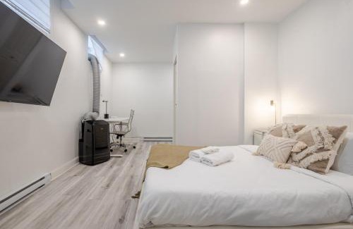 Ville-Marie Apartment | Delightful 2BR in Village Downtown