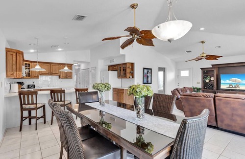 Key Colony Beach House | Delightful 3-bedroom house in Key Colony Beach with Cabana Club