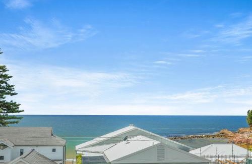 Avoca Beach House | Delightful 3-Bed Home Minutes from Avoca Beach