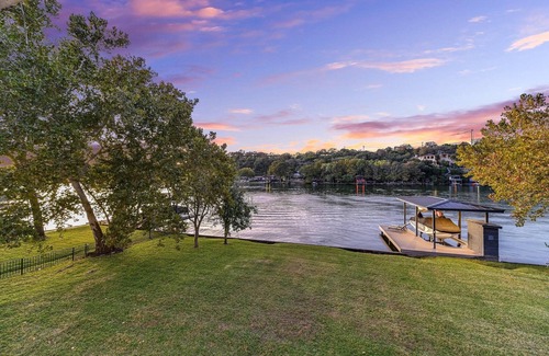 Davenport Ranch West House | Delightful 4-bedroom house on the shores of Lake Austin.