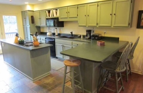 Hillsboro Cabin | Delightful 4-bedroom cabin in Rocky Fork Lake, Hillsboro Ohio!