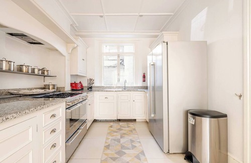 Belgravia House | Delightful 6 Bed Villa by Buckingham Palace with AC