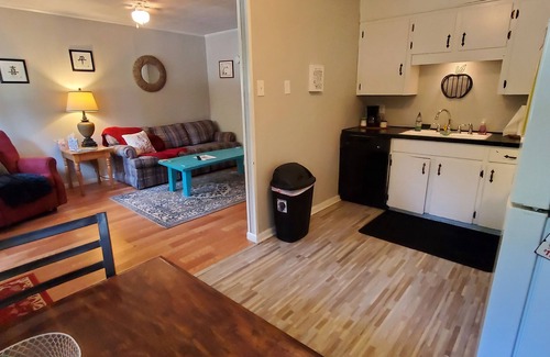 West Monroe Apartment | Delightful and homey - Fantastic 2br/1ba Apartment