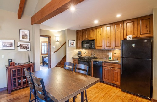 Tamarack Cottage | Delightful Cottage |Ski In/Out | Private Hot Tub