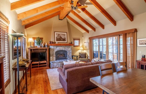 Tamarack Cottage | Delightful Cottage |Ski In/Out | Private Hot Tub