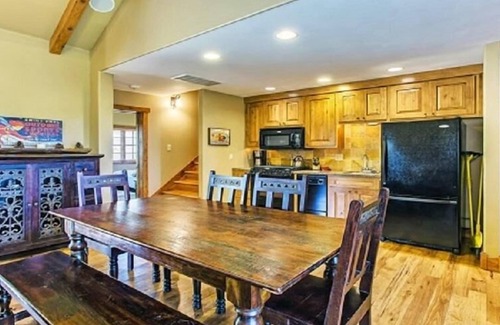 Tamarack Resort Cottage | Delightful Cottage with Gas Fireplace