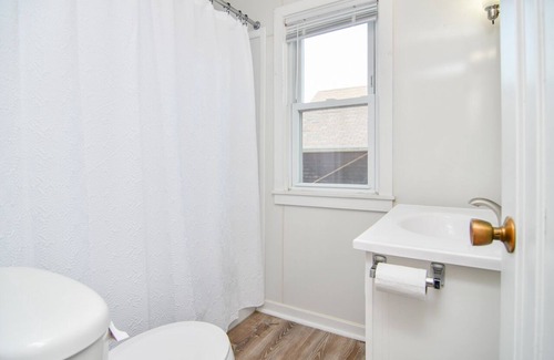 Manitowoc Apartment | Delightful Duplex on 29th St Upper
