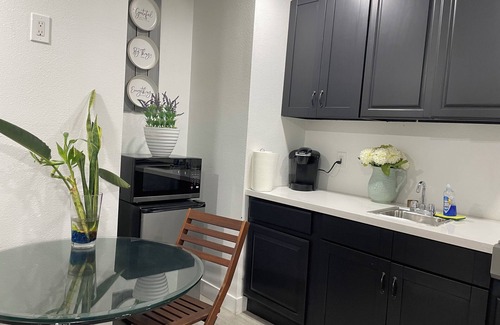 San Bernardino Apartment | Delightful hidden gem Attached back. House apartment in San Bernardino