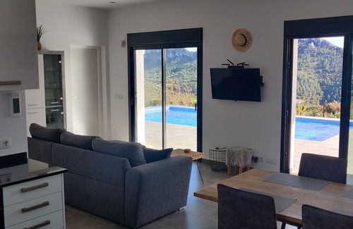 Rafol de Almunia Villa | Delightful holiday villa with sea view