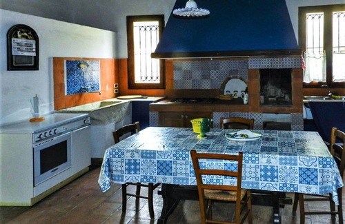 Mockarta House | Delightful Holiday Home in Fulgatore with Swimming Pool