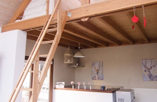 Gijzelbrechtegem House | Delightful Holiday Home in Anzegem with Garden Furniture