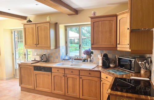 Fleury House | Delightful House for Up to 6 Guests + Baby With Large Secluded Garden Area