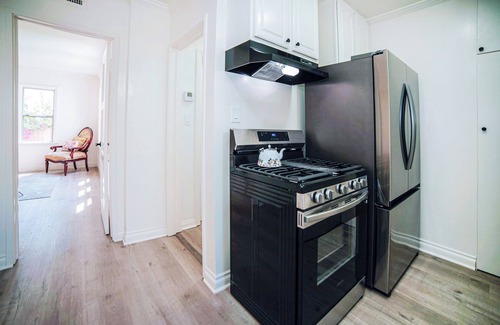 Sawtelle House | Delightful house with WiFi in vibrant West Los Angeles