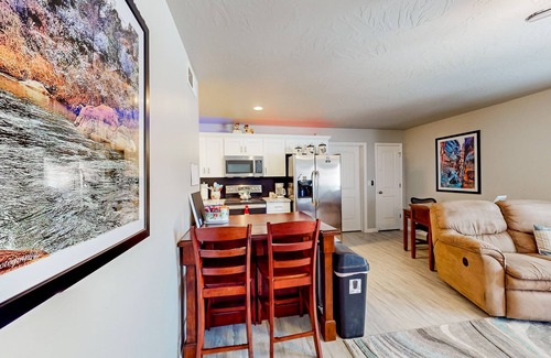 Hurricane House | Delightful lower-level getaway with a full kitchen, plus patio & pool access