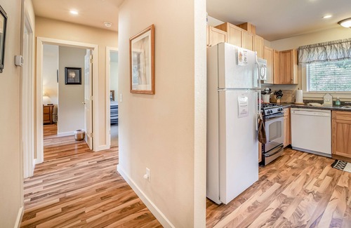 Orick Cabin | Delightful Northern Retreat w/ Gas Grill, Free WiFi & Easy Access to Redwoods