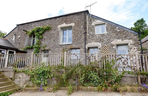 Torpoint House | Delightful pet friendly cottage in 3 acres of land just a mile from the beach.