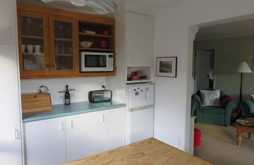 Lake Hayes Cottage | Delightful rural cottage with amazing mountain and rural views