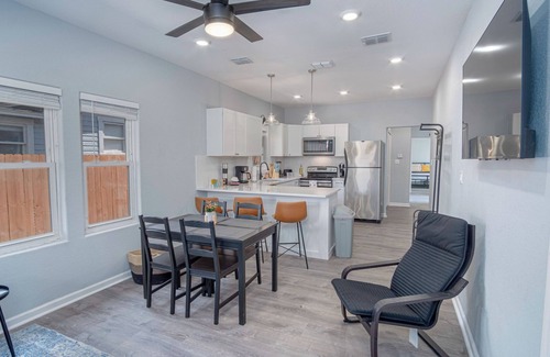 Denver Heights Cottage | Delightfully Renovated 4 Br/2 BA Near DT Riverwalk