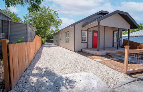 Denver Heights Cottage | Delightfully Renovated 4 Br/2 BA Near DT Riverwalk