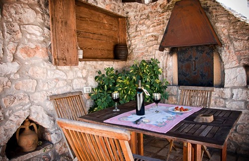 Martina Franca House | Dell'Aia: 1800s trullo house with garden view and ancient farmyard