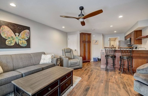 Lake Delton Condo | Dells Lakefront Escape - Couples or Families