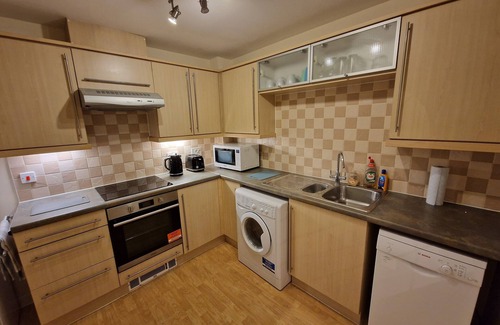 Southampton City Centre Apartment | Dellside Apartments - Charming Two Bedroom Apartment in Central Location!
