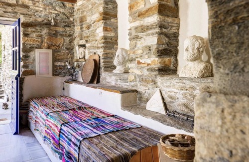 Panormos House | Delphis : the artist's house