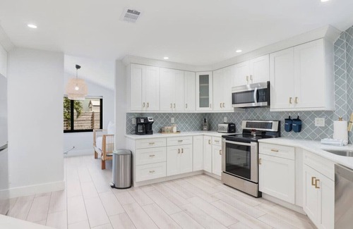 Lake Ida Shores Apartment | Delray Bungalow/3BR 2BA East Delray Pool Home