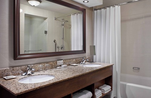 Byward Market - Parliament Hill Hotel | Delta Hotels by Marriott Ottawa City Centre