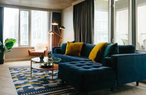 Central Hotel | Delta Hotels by Marriott Vancouver Downtown Suites