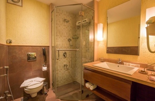 Nerul Hotel | Deltin Suites