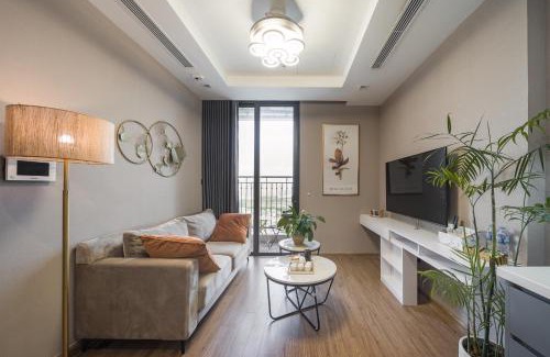 Tu Liem Apartment | Delux 2Bedroom Near Marriott And Dcapital With Swimming Pools And Gyms