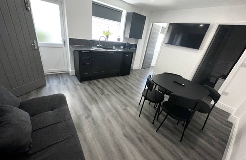 South Shore Apartment | Delux suite with Hot tub and spa bath