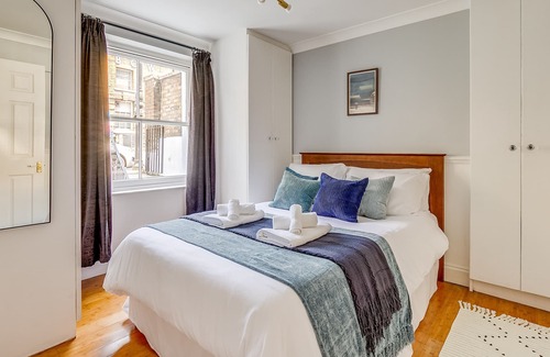 Bow Apartment | Deluxe 1 Bed Apartment in East London