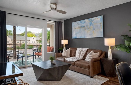 Downtown Salt Lake City Apartment | Deluxe 1BR 1BA Pool, Gym, Htub, Pkg