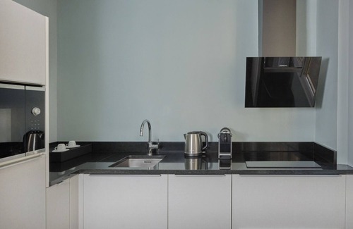 Faubourg-du-Roule Apartment | Deluxe 2 Bedroom Suite at Champs Élysées Avenue